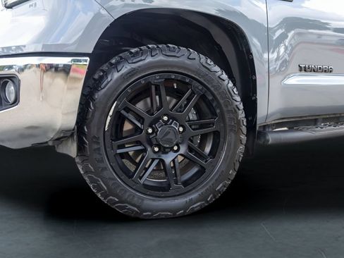 Used 2020 Toyota Tundra SR5 w/ SR5 Upgrade Package AWD/4WD image 4
