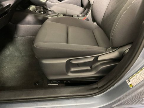 Used 2025 Toyota Corolla LE image 20