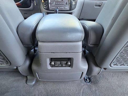Used 2003 Toyota Land Cruiser w/ Convenience Pkg AWD/4WD image 41