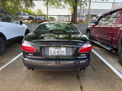 Used 2005 Jaguar XK8 Coupe RWD image 4