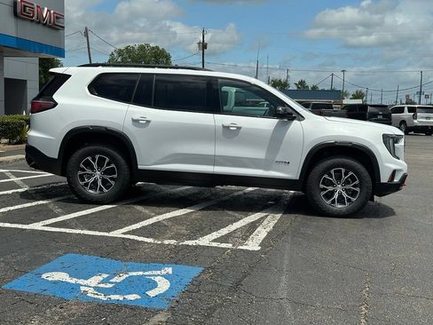 New 2026 GMC Acadia AT4 w/ Luxury Package AWD/4WD image 4