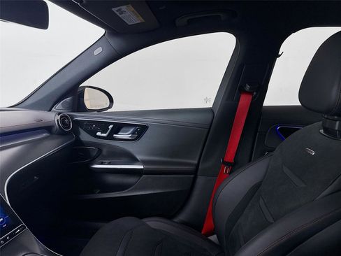 Used 2025 Mercedes-Benz C 43 AMG 4MATIC Sedan image 23