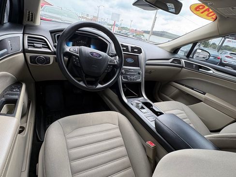 Used 2019 Ford Fusion SE FWD image 10