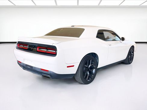 Used 2019 Dodge Challenger SXT RWD image 4