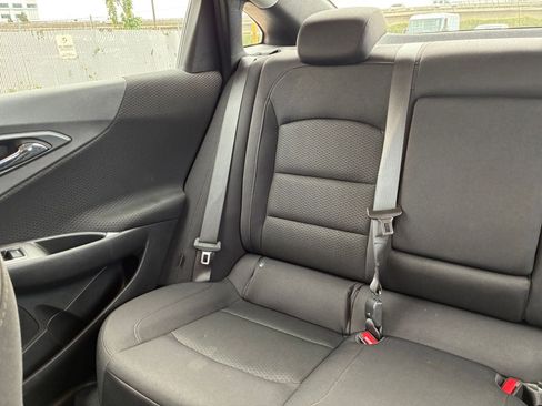 Used 2024 Chevrolet Malibu LT image 40