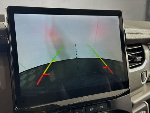 Used 2024 Ford Expedition Max XLT image 23