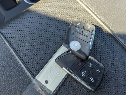 Used 2024 GMC Sierra 1500 Denali w/ Denali Reserve Package image 35