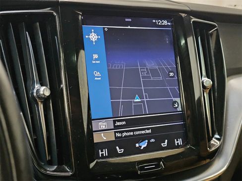 Used 2020 Volvo XC60 T5 Momentum w/ Protection Package Premier image 28