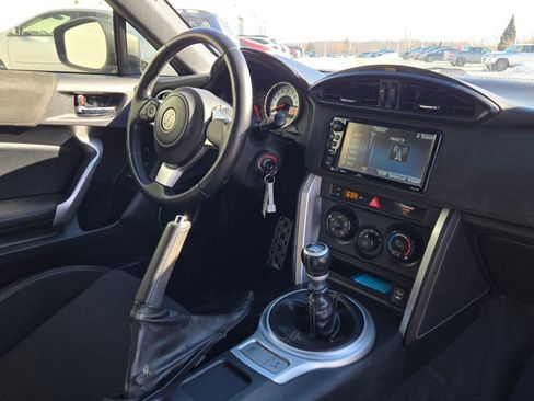 Used 2017 Toyota 86 image 29