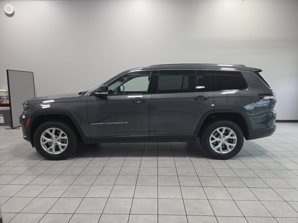 Used 2023 Jeep Grand Cherokee L Limited AWD/4WD image 8