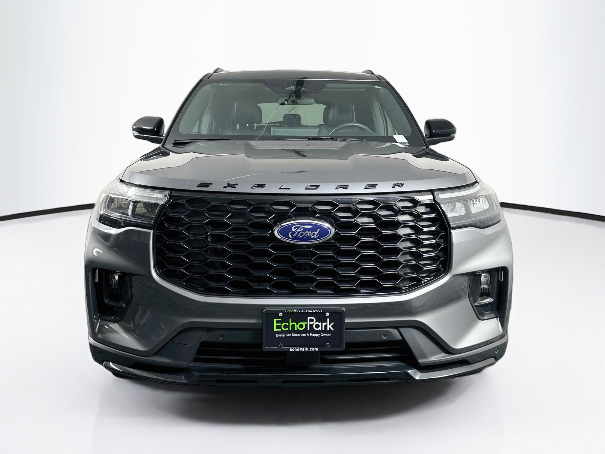 Used 2025 Ford Explorer ST-Line w/ ST-Line Street Pack AWD/4WD image 2