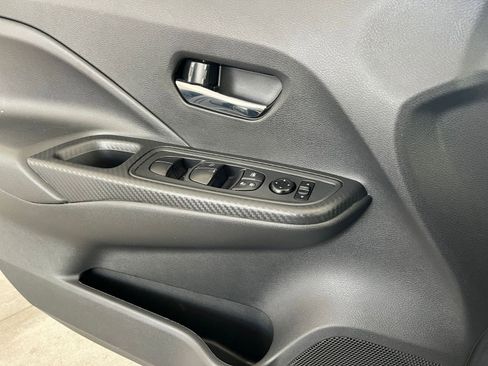 Used 2025 Nissan Versa SV image 18