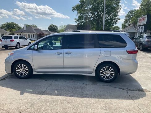 Used 2020 Toyota Sienna XLE FWD image 6