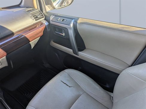 Used 2015 Toyota 4Runner Limited image 18