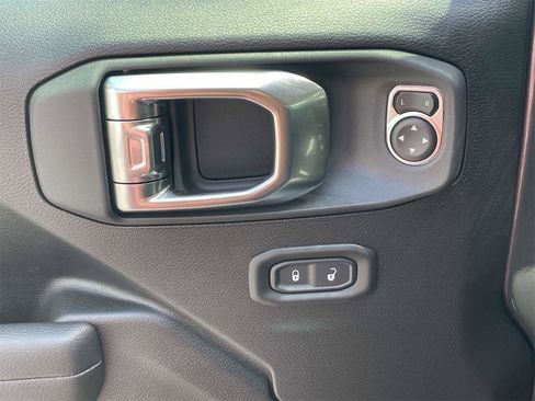 New 2025 Jeep Gladiator Sport image 28