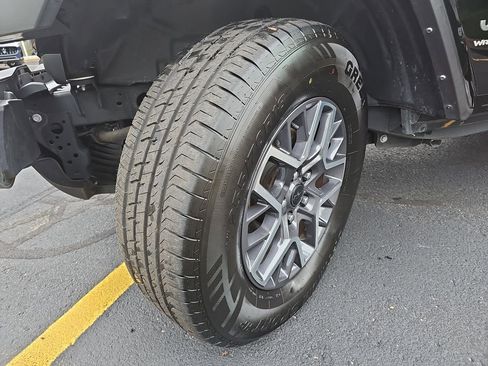 Certified 2024 Jeep Wrangler Sahara image 30