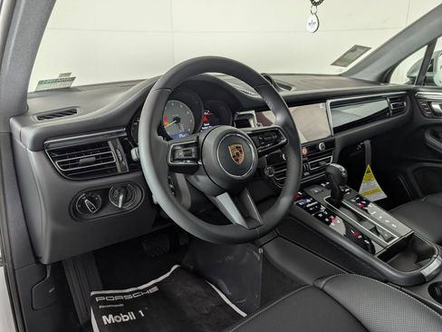 New 2026 Porsche Macan S image 4