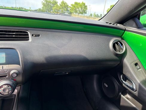 Used 2010 Chevrolet Camaro LT RWD image 16