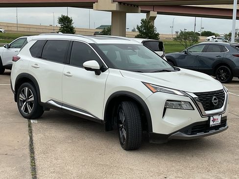 Used 2023 Nissan Rogue SL image 4