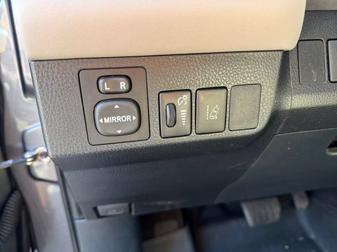 Used 2017 Toyota RAV4 Limited FWD image 21
