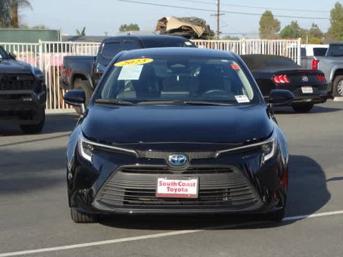 Used 2023 Toyota Corolla LE w/ Carpet Mat Package (TMS) image 3