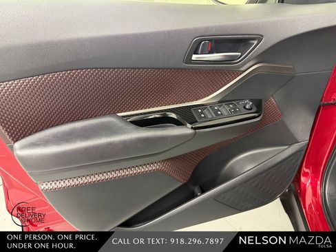 Used 2019 Toyota C-HR Limited FWD image 18