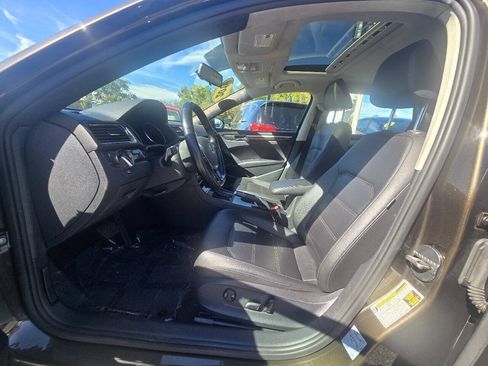 Used 2019 Volkswagen Passat 2.0T Wolfsburg FWD image 16