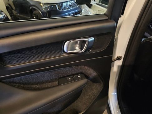 Certified 2024 Volvo XC40 B5 Core AWD/4WD image 13