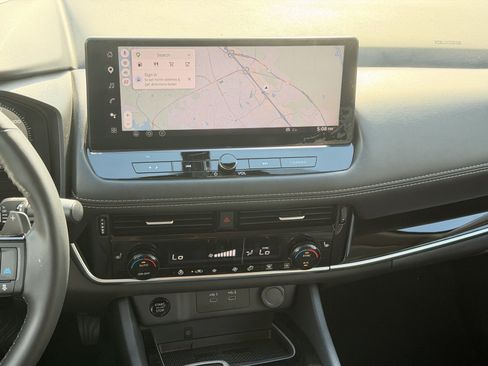 Used 2026 Nissan Rogue SL FWD image 29