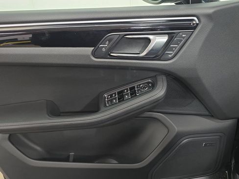 Certified 2026 Porsche Macan AWD/4WD image 22