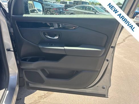 Used 2025 Honda Pilot TrailSport image 10