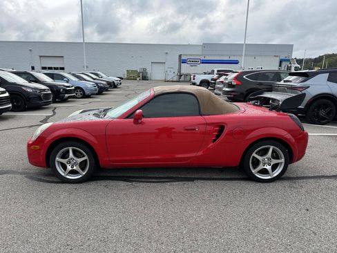 Used 2004 Toyota MR2 RWD image 2
