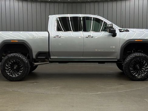 Used 2026 GMC Sierra 3500 Denali Ultimate AWD/4WD image 6