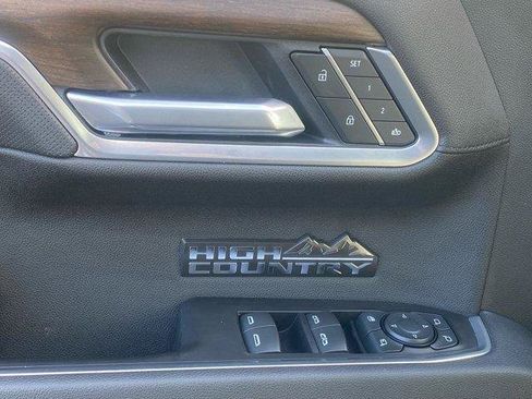 Used 2025 Chevrolet Silverado 1500 High Country w/ High Country Premium Package image 27