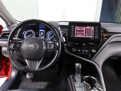 Used 2021 Toyota Camry SE w/ Convenience Package FWD image 20