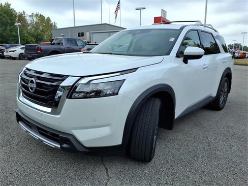 Used 2025 Nissan Pathfinder SL w/ SL Premium Package image 20