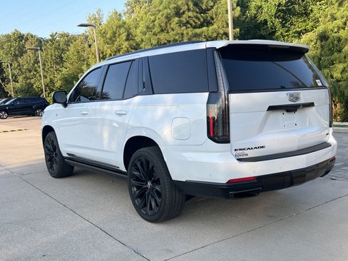 Used 2026 Cadillac Escalade Platinum Sport w/ LPO, ONYX Package AWD/4WD image 7