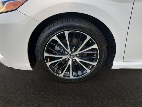 Used 2018 Toyota Camry SE w/ Convenience Package FWD image 34
