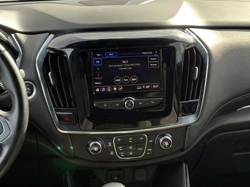 Used 2023 Chevrolet Traverse LT w/ LPO, Cargo Package FWD image 18