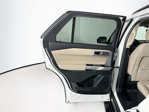 Used 2021 Ford Explorer XLT w/ Equipment Group 202A image 26