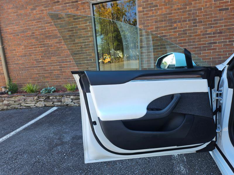Used 2023 Tesla Model S AWD/4WD image 34