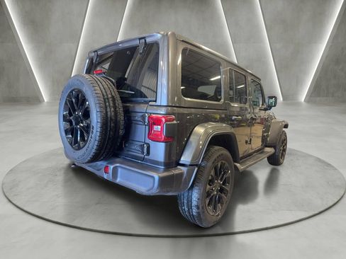Used 2025 Jeep Wrangler Unlimited Sahara AWD/4WD image 6
