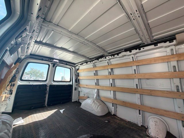 Used 2022 Chevrolet Express 2500 RWD image 10