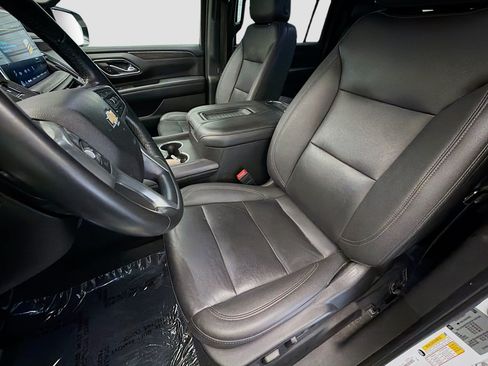 Used 2023 Chevrolet Suburban LT RWD image 11