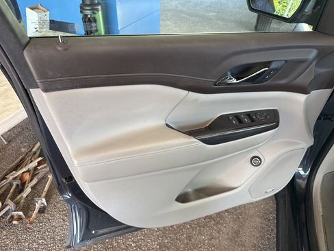 Used 2019 GMC Acadia SLT FWD image 10