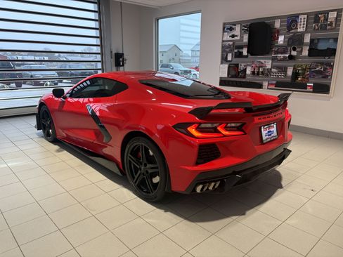 Used 2024 Chevrolet Corvette Stingray Preferred Cpe w/ Z51 Performance Package image 3