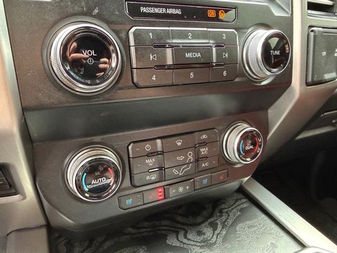 Used 2019 Ford F350 Platinum w/ Platinum Ultimate Package image 37