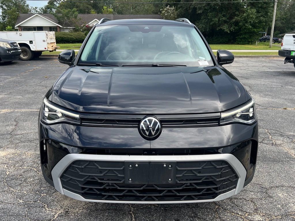 Used 2025 Volkswagen Taos SE AWD/4WD image 4