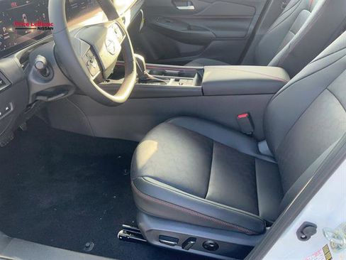 New 2026 Nissan Sentra SR w/ SR Premium Package FWD image 23