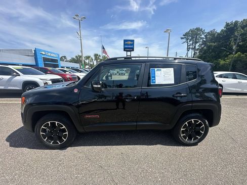 Used 2023 Jeep Renegade Trailhawk AWD/4WD image 13